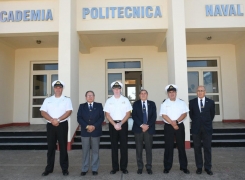 CLUB DE SUBOFICIALES MAYORES DE LA ARMADA SALUDA AL DIRECTOR DE LA ACADEMIA POLITÉCNICA NAVAL.