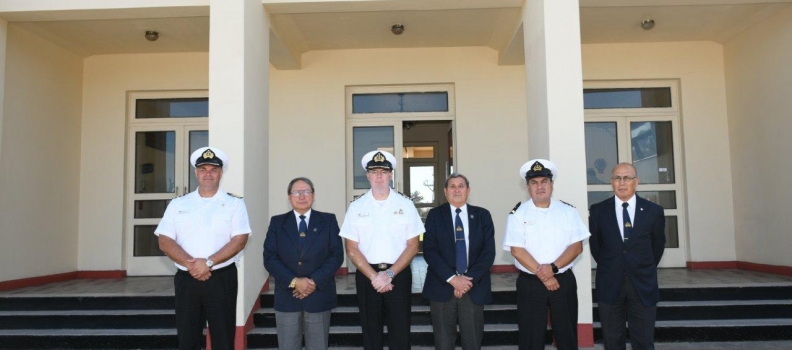 CLUB DE SUBOFICIALES MAYORES DE LA ARMADA SALUDA AL DIRECTOR DE LA ACADEMIA POLITÉCNICA NAVAL.