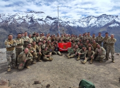 ALUMNOS DE LA ESCUELA DE INFANTERÍA DE MARINA DE LA A.P.N. EN PERÍODO PRÁCTICO DE MONTAÑA.