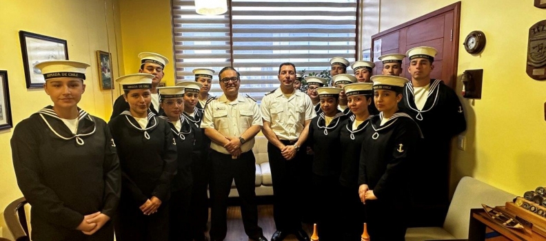 VISITA PROFESIONAL REALIZÓ CURSO SANIDAD DENTAL DE LA ACADEMIA POLITÉCNICA NAVAL A DENTAPRIM.