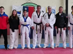 REPRESENTANTES DE LA ESCUELA DE TAEKWONDO YOM CHI CHUNS GANAN MEDALLAS.