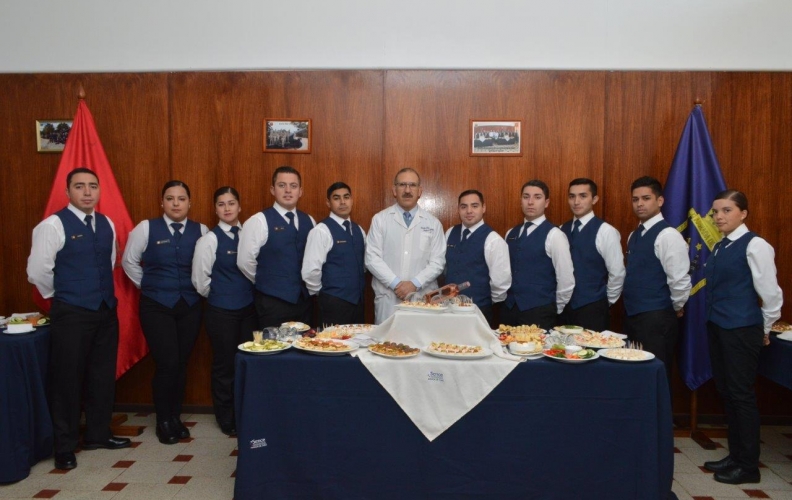 ALUMNOS DEL EJÉRCITO DE CHILE REALIZARON MUESTRA EN APOLINAV. ALUMNOS DEL EJÉRCITO DE CHILE REALIZARON MUESTRA EN APOLINAV.