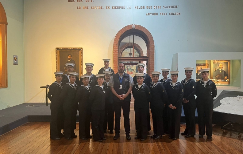 ALUMNOS DE LA ACADEMIA POLITÉCNICA NAVAL REALIZARON VISITA AL MUSEO MARÍTIMO NACIONAL.