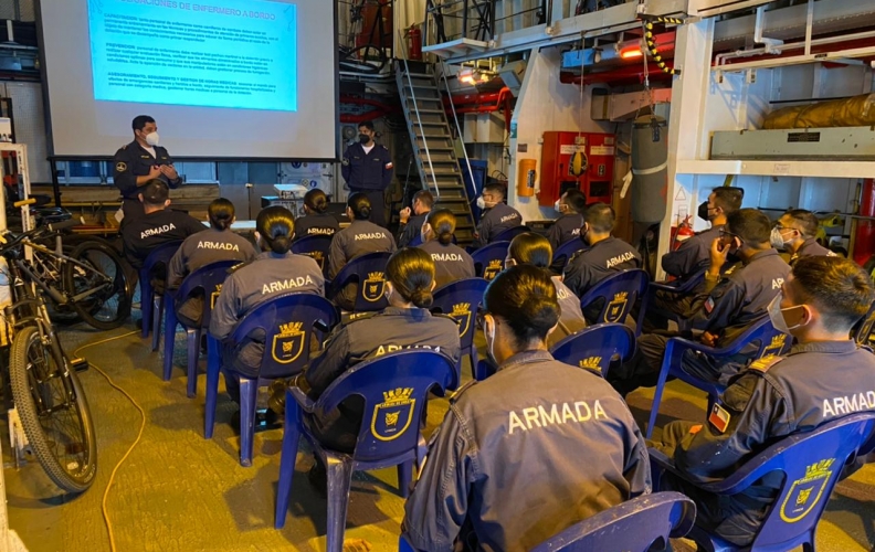 ALUMNOS DE LA ESCUELA DE SANIDAD DE LA A.P.N. REALIZARON VISITAS PROFESIONALES A BORDO. ALUMNOS DE LA ESCUELA DE SANIDAD DE LA A.P.N. REALIZARON VISITAS PROFESIONALES A BORDO.