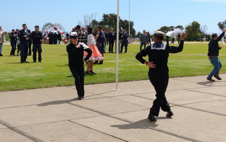 DOTACIÓN DE LA ACADEMIA POLITÉCNICA NAVAL CELEBRÓ “DÍA DE LA CHILENIDAD”.