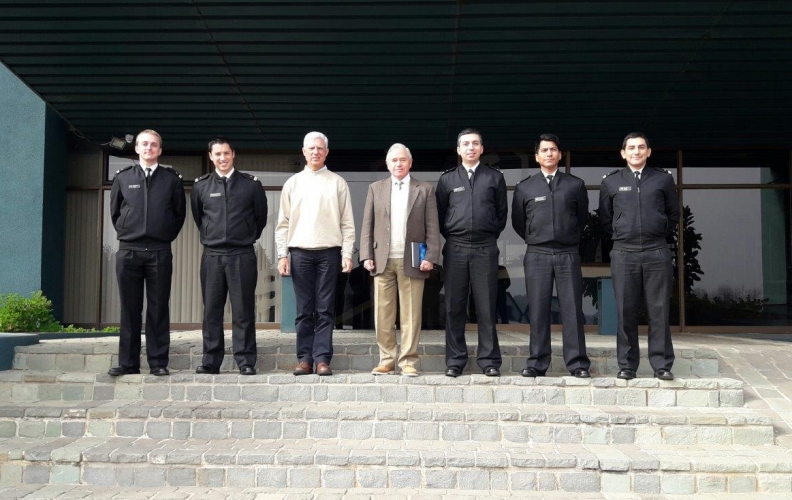 VISITA PROFESIONAL REALIZÓ EL 7° AÑO INGENIERÍA ELECTRÓNICA DE LA APOLINAV. VISITA PROFESIONAL REALIZÓ EL 7° AÑO INGENIERÍA ELECTRÓNICA DE LA APOLINAV.