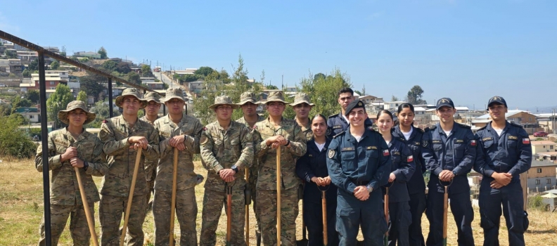 GRUMETES DE LA ACADEMIA POLITÉCNICA NAVAL EN OPERATIVO CÍVICO.