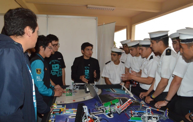 ARMADA REAFIRMA SU COMPROMISO CON LA EDUCACIÓN EN FERIA DE INNOVACIÓN. ARMADA REAFIRMA SU COMPROMISO CON LA EDUCACIÓN EN FERIA DE INNOVACIÓN.
