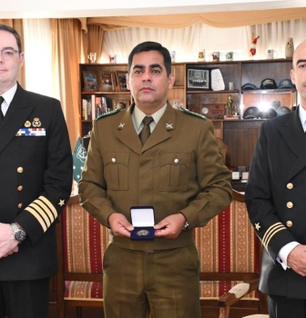 ACADEMIA POLITÉCNICA NAVAL SALUDA A CARABINEROS DE CHILE.