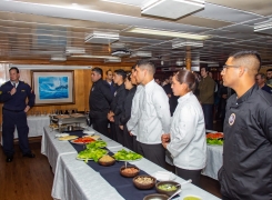 CURSOS DE MAYORDOMO Y COCINERO DE LA ACADEMIA POLITÉCNICA NAVAL REALIZAN CAPACITACIÓN EN AP-AQUILES.