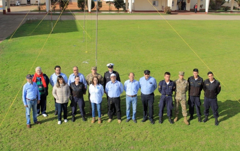 APOLINAV RECIBIÓ A RADIOFICIONADOS. APOLINAV RECIBIÓ A RADIOFICIONADOS.
