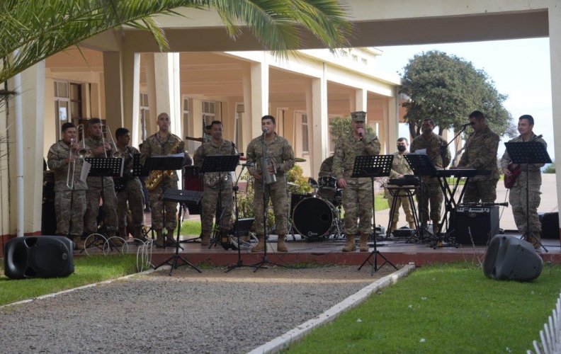 INTERVENCIÓN MUSICAL REALIZÓ LA BANDA DE LA APOLINAV. INTERVENCIÓN MUSICAL REALIZÓ LA BANDA DE LA APOLINAV.