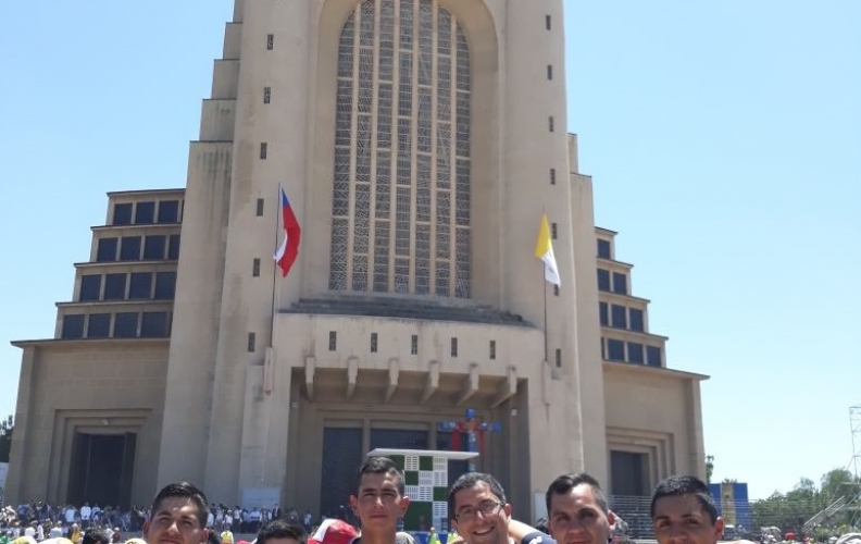 ALUMNOS DE LA APOLINAV PRESENTES EN VISITA DEL PAPA FRANCISCO. ALUMNOS DE LA APOLINAV PRESENTES EN VISITA DEL PAPA FRANCISCO.
