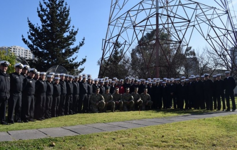 CURSO DE COMUNICANTES DE LA APOLINAV VISITA EL CENTRO DE TELECOMUNICACIONES NAVALES DE SANTIAGO. CURSO DE COMUNICANTES DE LA APOLINAV VISITA EL CENTRO DE TELECOMUNICACIONES NAVALES DE SANTIAGO.