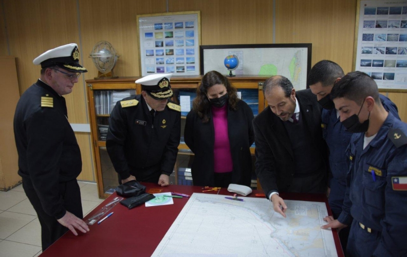 MINISTRA DE DEFENSA NACIONAL VISITÓ LA ACADEMIA POLITÉCNICA NAVAL.