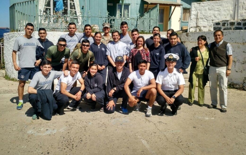 PASTORAL APOLINAV REALIZA SALUDO NAVIDEÑO EN HOGAR “ARTURO PRAT”. PASTORAL APOLINAV REALIZA SALUDO NAVIDEÑO EN HOGAR “ARTURO PRAT”.