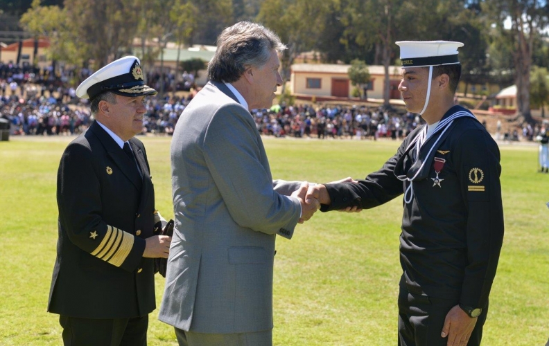 MINISTRO DE DEFENSA PRESIDIÓ GRADUACIÓN EN ACADEMIA POLITÉCNICA NAVAL. MINISTRO DE DEFENSA PRESIDIÓ GRADUACIÓN EN ACADEMIA POLITÉCNICA NAVAL.