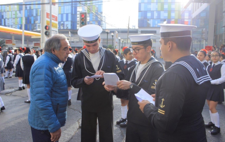 A.P.N. PARTICIPÓ EN EL DESFILE DE LOS ESTABLECIMIENTOS PORTEÑOS A LOS “HÉROES DE IQUIQUE”. A.P.N. PARTICIPÓ EN EL DESFILE DE LOS ESTABLECIMIENTOS PORTEÑOS A LOS “HÉROES DE IQUIQUE”.