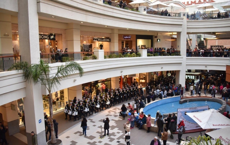 INTERVENCIÓN URBANA MUSICAL EN CENTROS COMERCIALES VIÑAMARINOS REALIZÓ LA A.P.N. INTERVENCIÓN URBANA MUSICAL EN CENTROS COMERCIALES VIÑAMARINOS REALIZÓ LA A.P.N.