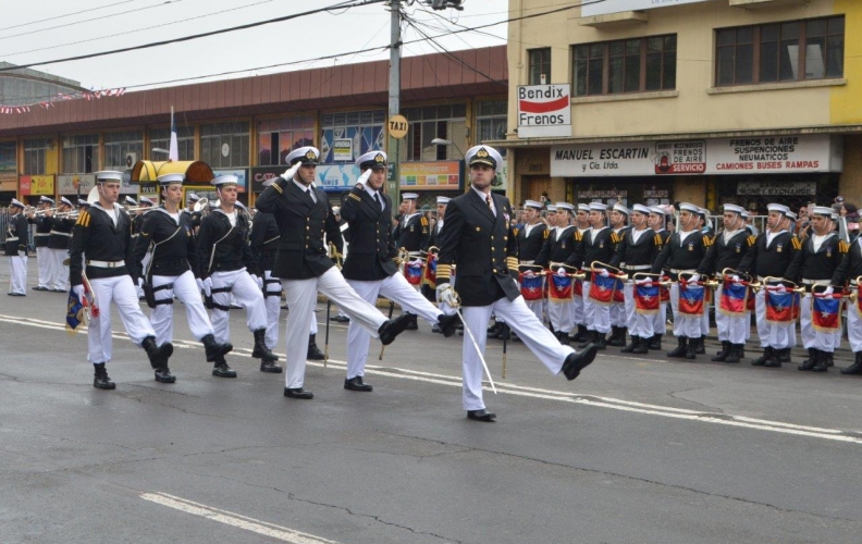 FUERZAS DE PRESENTACIÓN DE LA APOLINAV DESFILARON EN VALPARAÍSO EN CONMEMORACIÓN DEL 208° ANIVERSARIO PATRIO. FUERZAS DE PRESENTACIÓN DE LA APOLINAV DESFILARON EN VALPARAÍSO EN CONMEMORACIÓN DEL 208° ANIVERSARIO PATRIO.