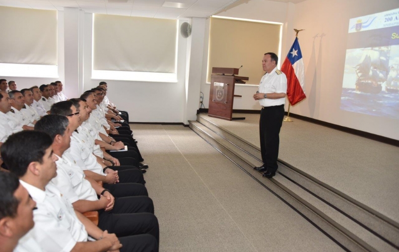 ALMIRANTE LEIVA VISITÓ CURSO DE CONDESTABLES MAYORES EN LA APOLINAV. ALMIRANTE LEIVA VISITÓ CURSO DE CONDESTABLES MAYORES EN LA APOLINAV.
