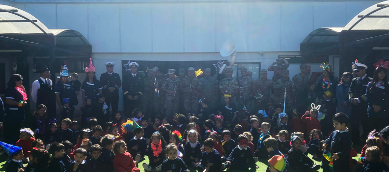 BANDA DE MÚSICOS DE LA ACADEMIA POLITÉCNICA NAVAL CELEBRÓ CON EL JARDÍN “LOBITO MARINO”