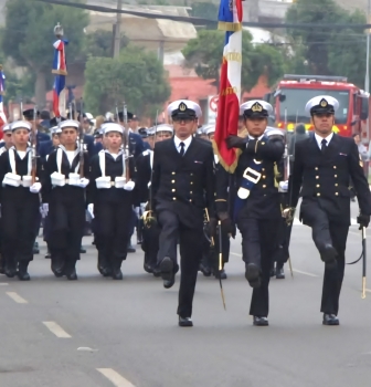 ACADEMIA POLITÉCNICA NAVAL DESFILÓ EN QUINTERO, EN CONMEMORACIÓN DE LAS GLORIAS NAVALES.