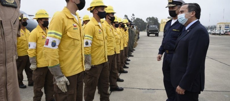 MINISTRO (S) DE DEFENSA DESTACÓ LABOR DE LAS FF.AA. EN COMBATE A INCENDIOS EN QUILPUÉ.