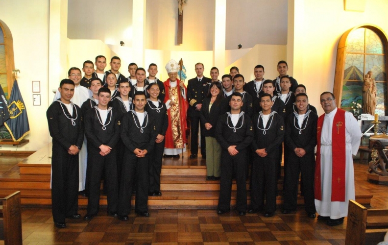 ALUMNOS DE LA ACADEMIA POLITÉCNICA NAVAL RECIBEN SACRAMENTO DE LA CONFIRMACIÓN. ALUMNOS DE LA ACADEMIA POLITÉCNICA NAVAL RECIBEN SACRAMENTO DE LA CONFIRMACIÓN.