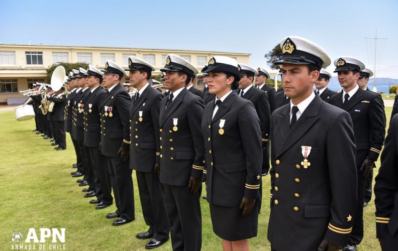 APOLINAV PREMIÓ A SUS OFICIALES ALUMNOS. APOLINAV PREMIÓ A SUS OFICIALES ALUMNOS.