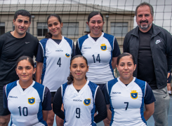 Voleibol Femenino de la Academia Politécnica Naval se Prepara para la Liga Deportiva