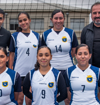 Voleibol Femenino de la Academia Politécnica Naval se Prepara para la Liga Deportiva