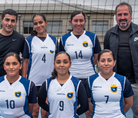 Voleibol Femenino de la Academia Politécnica Naval se Prepara para la Liga Deportiva