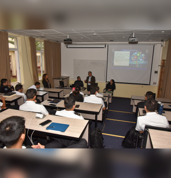 ACADEMIA POLITÉCNICA NAVAL REALIZA FORO DE “CAMINO AL ÉXITO: MENTE, DECISIONES Y RESILIENCIA”.