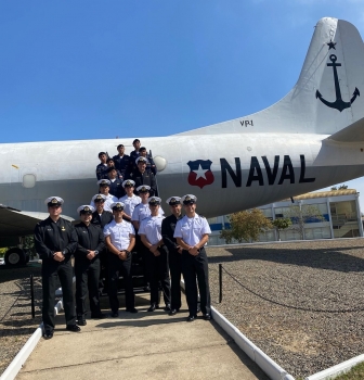 ALUMNOS DE LA ACADEMIA POLITÉCNICA NAVAL VISITAN LA AVIACIÓN NAVAL