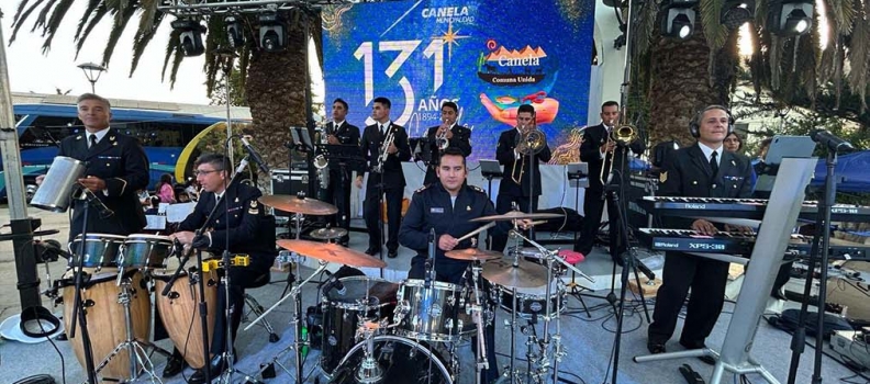 BANDA DE MÚSICOS DE LA ACADEMIA POLITÉCNICA NAVAL CELEBRA ANIVERSARIO DE LA MUNICIPALIDAD DE CANELA.