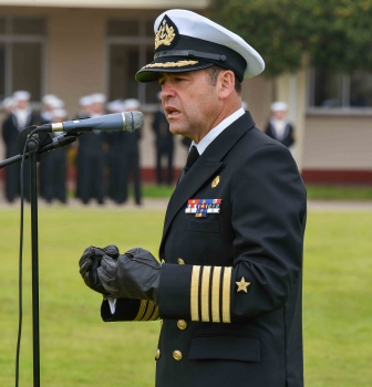 Revista de tenida refuerza la formación y disciplina en la Academia Politécnica Naval