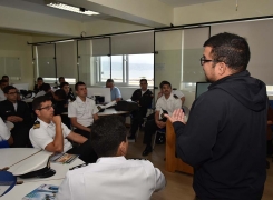 JORNADA DE CAPACITACIÓN EN INTELIGENCIA ARTIFICIAL EN LA ACADEMIA POLITÉCNICA NAVAL.