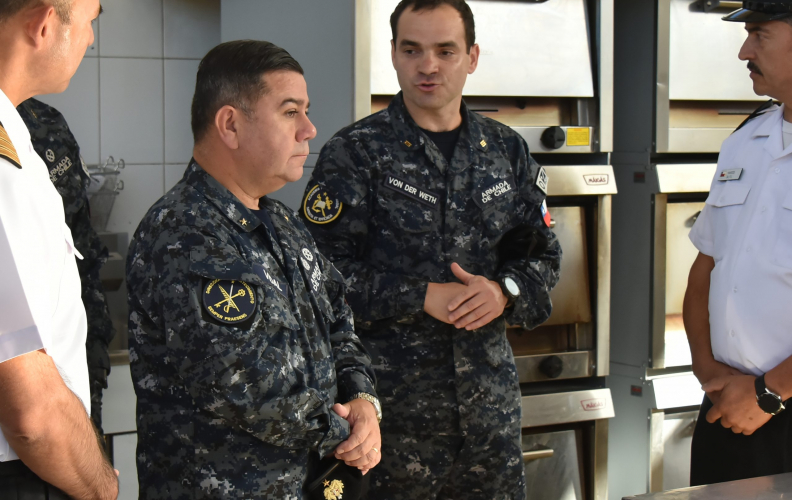 El Director de Abastecimiento de la Armada visitó el Campus Charle