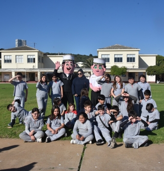 Colegio Vedruna de San Felipe visita la Academia Politécnica Naval