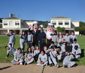 Colegio Vedruna de San Felipe visita la Academia Politécnica Naval
