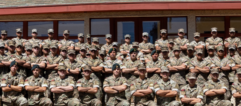 Comandante General del Cuerpo IM refuerza formación doctrinaria y espíritu anfibio en la Academia Politécnica Naval