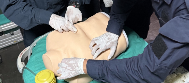 ACADEMIA POLITÉCNICA NAVAL REALIZÓ CURSO “REMA PRIMER RESPONDEDOR TÁCTICO” A ALUMNOS CURSO G.R.I. 2025 EN PRIZONA.