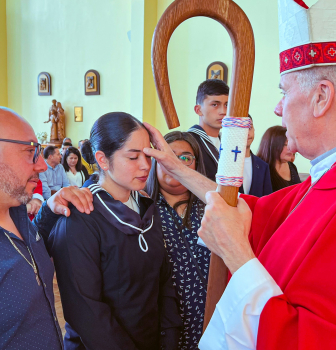 ALUMNOS DE LA ACADEMIA POLITÉCNICA NAVAL RECIBEN SUS SACRAMENTOS.