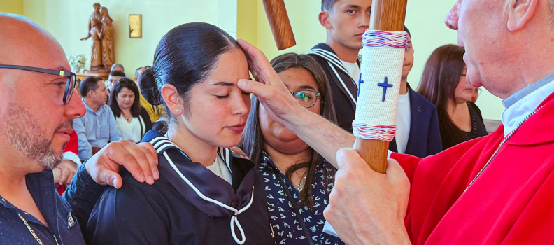 ALUMNOS DE LA ACADEMIA POLITÉCNICA NAVAL RECIBEN SUS SACRAMENTOS.