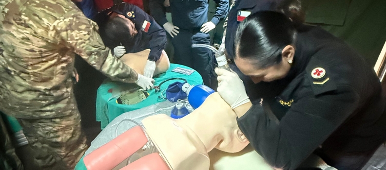 ACADEMIA POLITÉCNICA NAVAL ESTÁ REALIZANDO CURSO “PHTLS” EN PRIZONA.