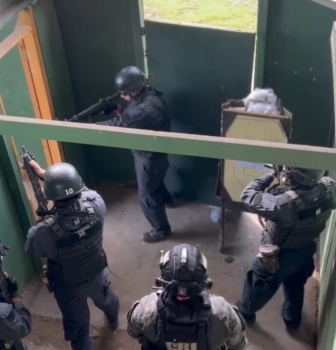 Alumnos de la Escuela de Fuerzas Especiales de la Academia Politécnica Naval realizan entrenamiento junto a Carabineros de Chile