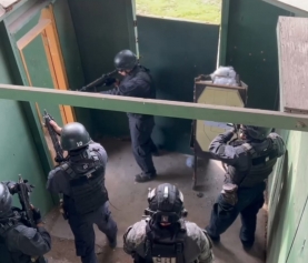 Alumnos de la Escuela de Fuerzas Especiales de la Academia Politécnica Naval realizan entrenamiento junto a Carabineros de Chile