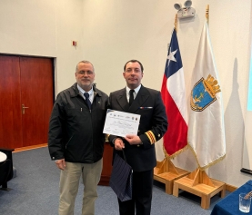 Jefe de la Escuela de Sanidad de la Academia Politécnica Naval realiza exposición sobre Implantología Avanzada en la Central Odontológica de Magallanes