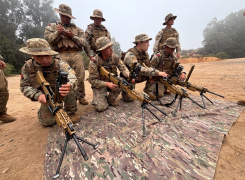 Curso de Especialidad de Infantes de Marina desarrolla entrenamiento práctico en terreno